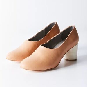 Urban Outfitters Karen Glove Heel size 9